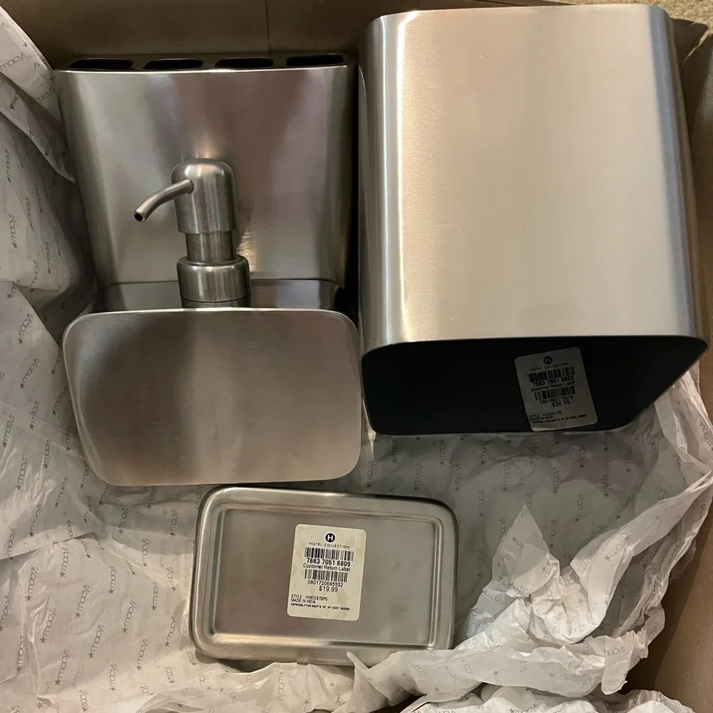 Hotel Collection Bathroom Items - Picture 2 of 3